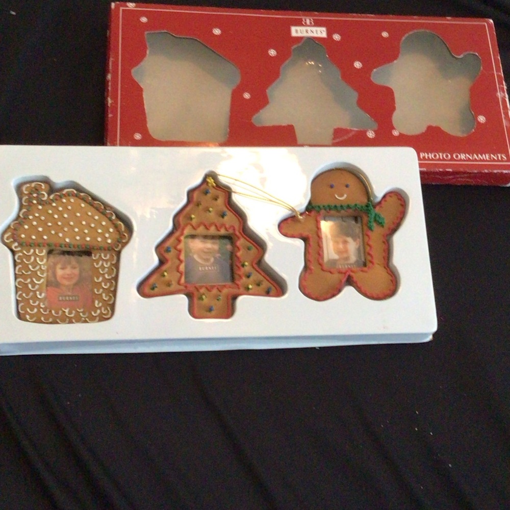 Burnes - Festive Gingerbread Photo Ornament Set